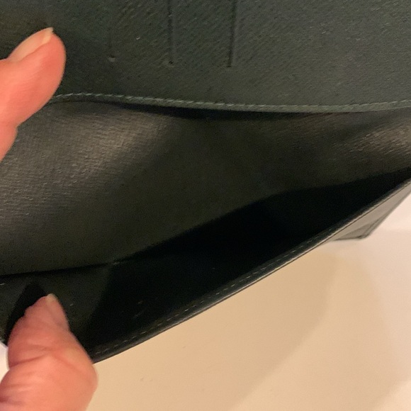 Beautiful Collectors Piece Louis Vuitton Excellent Condition - Picture 4 of 10